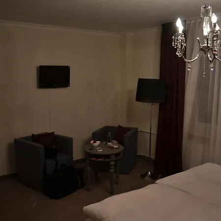 فندق Gaestehaus Graul 3*