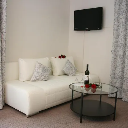 Gaestehaus Graul جوسلار